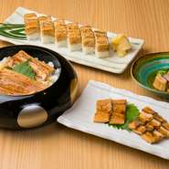 炊き方一つによって大きく味わいを変える穴子。火加減を調節し、ふっくらとかつ身が崩れないように炊き上げています。職人が仕上げる絶妙な食感と、調理法によって異なる味わいを存分に堪能できます。