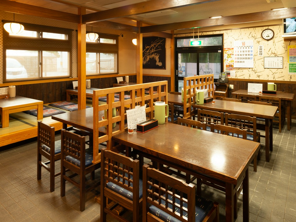 訪れる人を温かく笑顔で出迎える、四代目が腕を振るう店