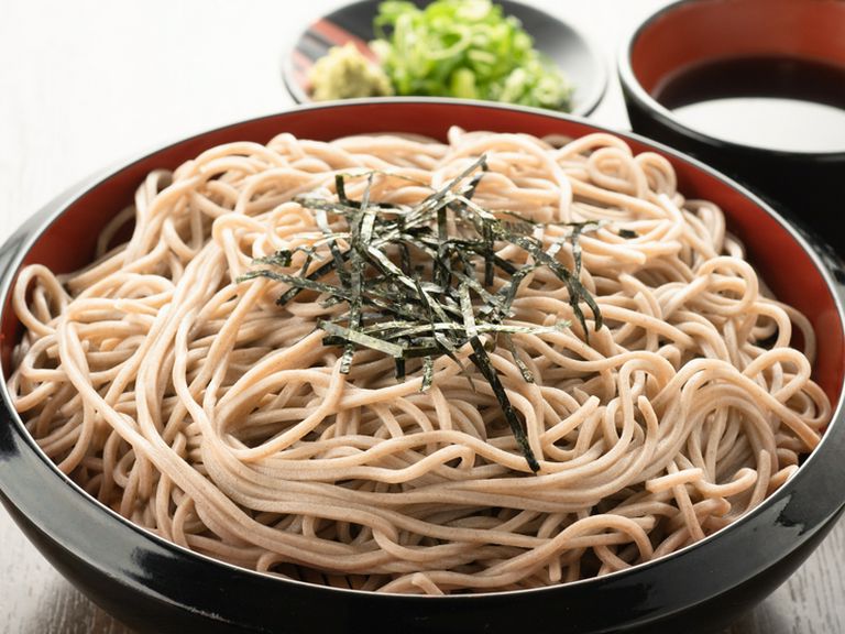 【にしきそば】のメニューの中で、唯一の冷たいそば『ざるそば』