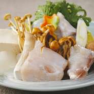 9月～10月限定ご提供のコース"秋津膳"をご用意。秋の味覚とともに、とらふぐをさらに贅沢にお愉しみください。