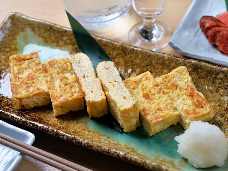 ふわふわの玉子に溢れ出す出汁の旨み。できたてアツアツが楽しめる定番メニュー『厚焼き玉子』