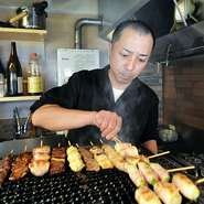 元々接客が得意だという店主。ゲストに合わせて適切な距離感を保ちながら、コミュニケーションも大切にしています。笑顔と活気のあるあいさつで、より気持ちよく過ごせる店づくりを目指しています。