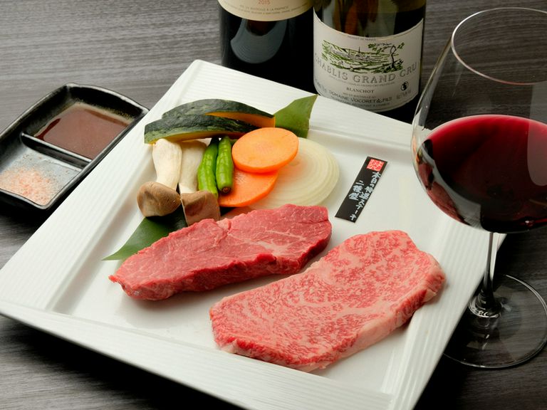 特選肉を食べ比べ！『本日の特選ステーキ二種盛』