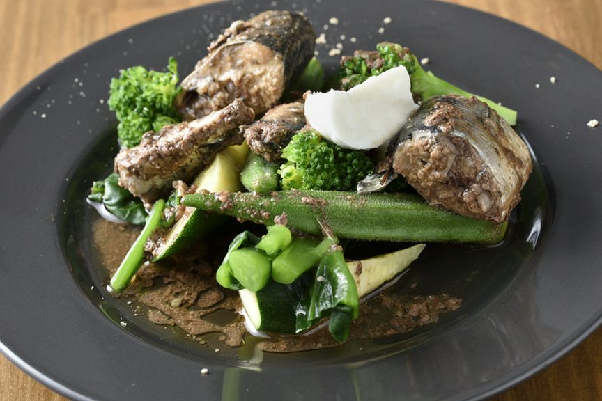 緑黄色野菜と季節の鮮魚を使った料理