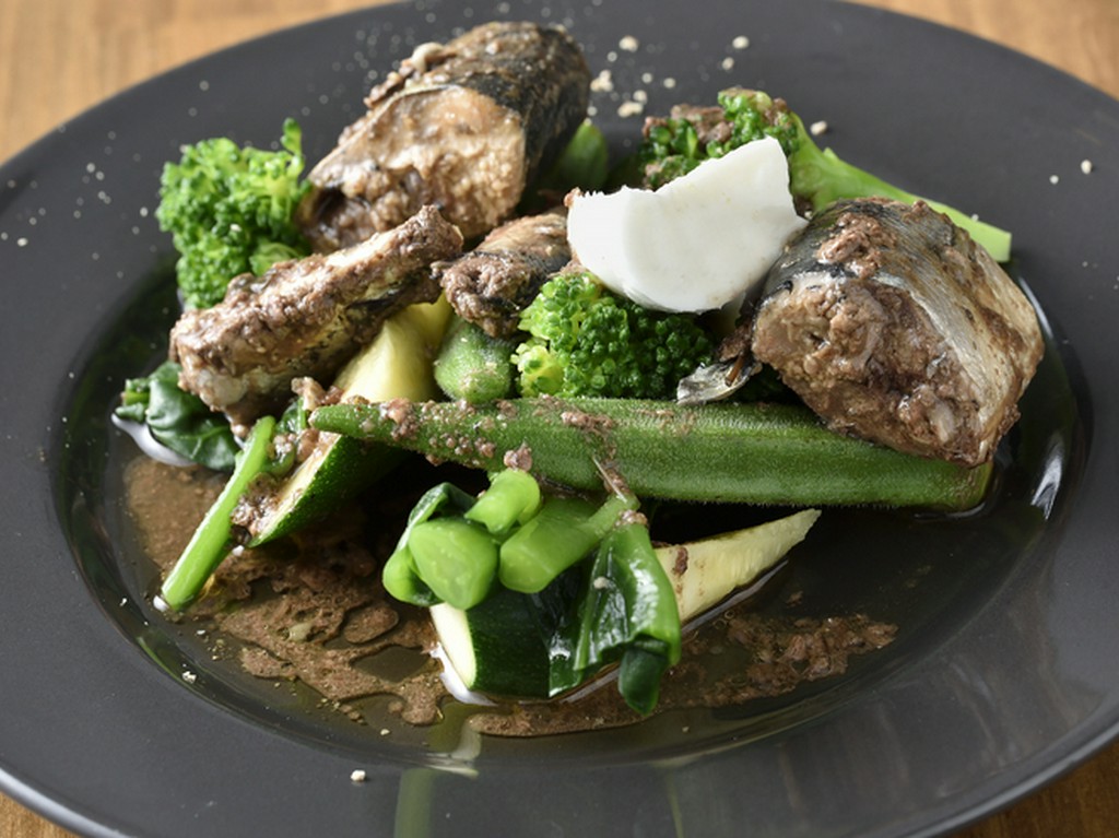 緑黄色野菜と季節の鮮魚を使った料理