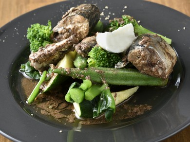 緑黄色野菜と季節の鮮魚を使った料理