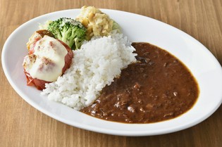 上質な牛スジやタマネギで作るこだわりの『ビーフカリー』