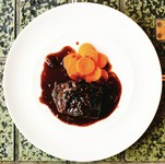 牛スネ肉の赤ワイン煮込み