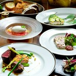 本格フルコースです。旬の素材を使用した料理が揃います。特別な一夜をぜひ当店のシェフにお任せください