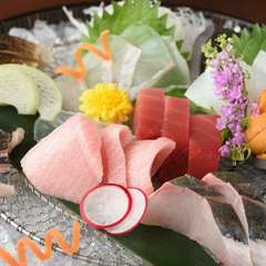 季節の鮮魚で織りなす『お造り盛合わせ』