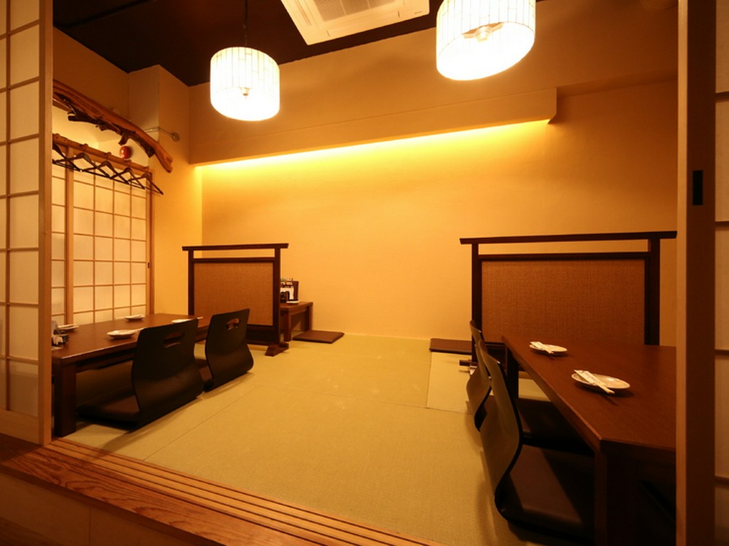 最大16名様まで利用可能な座敷の個室があります