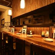 国道2号線から一本入った「パークサイド商店街」。その東端ある【じろう明石2号店】は、その立地も魅力。