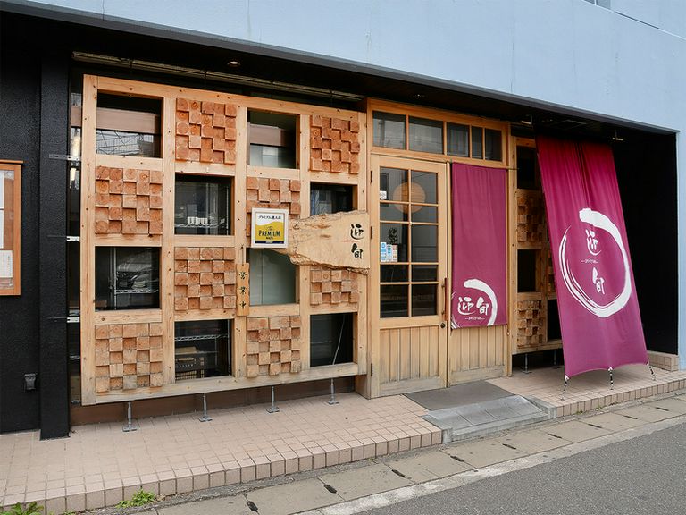 設計事務所によるデザインが光る、迫力あるエントランス