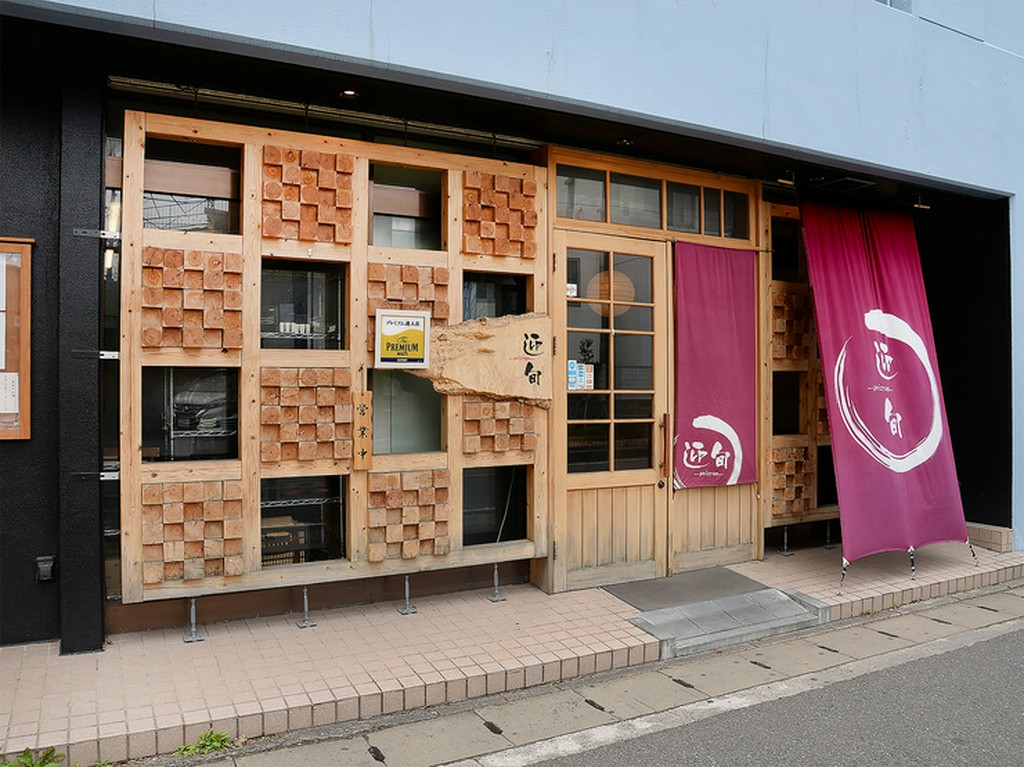 設計事務所によるデザインが光る、迫力あるエントランス