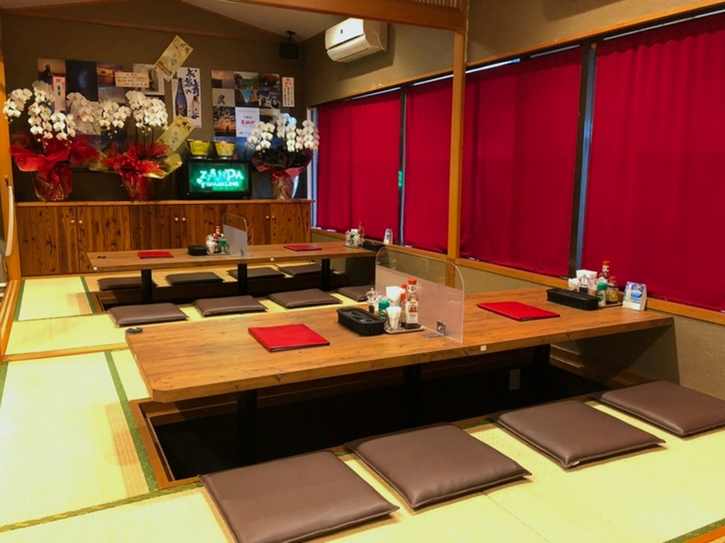 ファミリーがくつろげるお座敷席あります