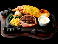 ロブスターとステーキのコンボはボリューム満点!!ロブスターはチーズ焼き /ウニソース焼きからお選びください