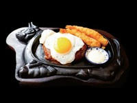 手仕込みエビフライ２尾とハンバーグのコンボは女性やお子様にも大人気♪