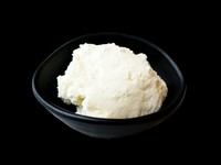 フワフワ食感で口の中で溶けて広がる88自家製ガーリックバター