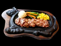 テンダーロイン同様に非常に柔らかく、赤身の旨味を存分に味わえるステーキです。