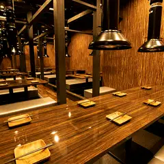 店内をすべて仕切れば、全20部屋以上の個室が出現！