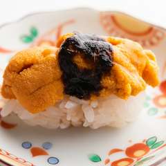 磯の薫り広がる、濃厚で甘い大粒のウニを堪能『ウニ　のり醤油』