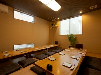 掘りごたつの座敷で、ゆったりと家族団らんのときを過ごせる