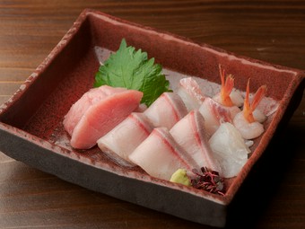 お造り盛り合わせ