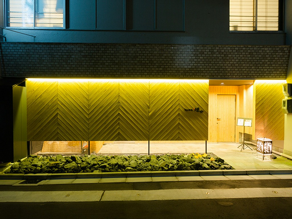 木の温もりを感じさせる佇まい