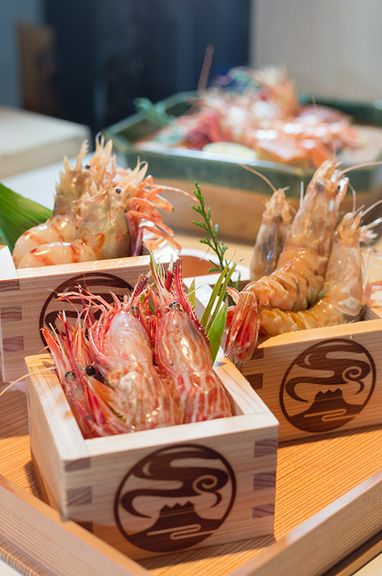 越前漁港から直接仕入れしている為、珍しい海老もございます。