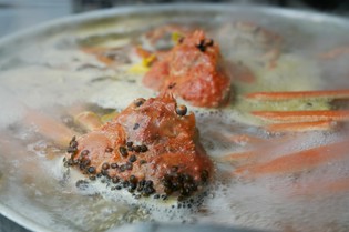 11月解禁！　店主自ら越前漁港に足を運んで目利きした越前ガニ