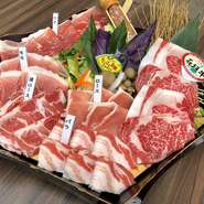 引き締まった肉質と脂の甘みが特徴のアグーと石垣牛を堪能できる贅沢な一品。アグーの脂はコレステロールが一般的な豚肉の1/4以下と言われ、食べやすいのが魅力です。お肉が1枚1枚大きく食べごたえも抜群です。