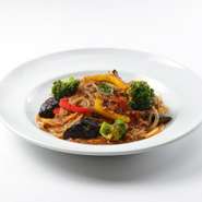 野菜がたっぷり入ったミートソース。
男性女性問わず人気です♪