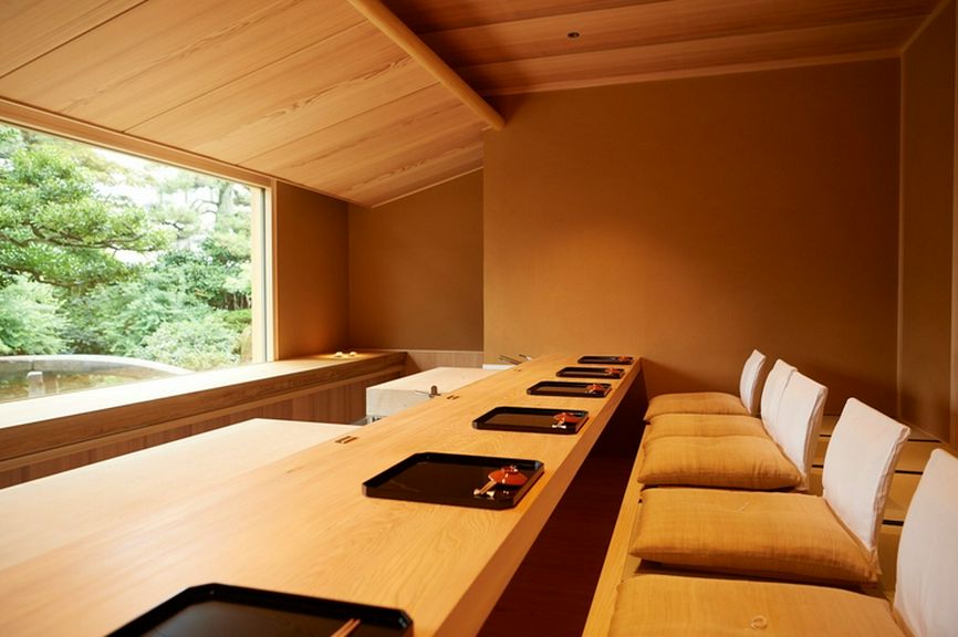 目の前で調理風景が見えるカウンター