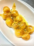 人気のメニュー!!熱々のじゃがいもとチーズ最高です。