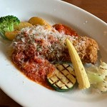 中からチーズがとろり。
