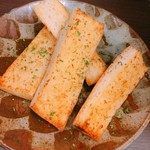 バケットにしみたガーリックバターは最高です