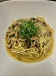 しめじ、マイタケ、しいたけ、エリンギの4種が入った和風パスタ