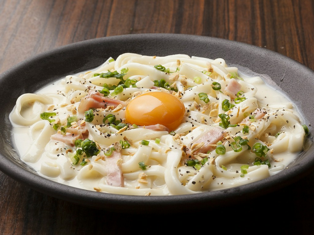 人気の『カルボナーラきしめん』は〆をしっかりと楽しみたい男性にも大好評