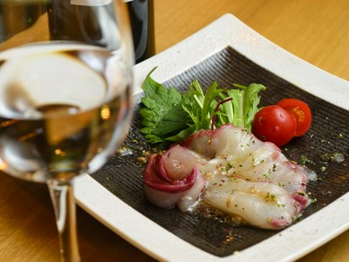 「ワイン」VS「日本酒」で、さまざまなマリアージュを楽しんで　