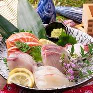 その日に仕入れた新鮮なお造りを豪華な一皿で。