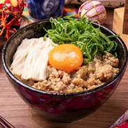 生湯葉とそぼろを贅沢に使った逸品。