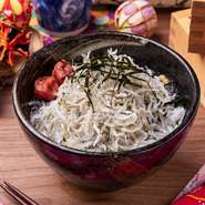 梅としらす、間違いなしの一杯です。