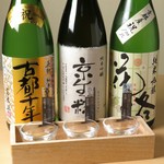 気軽に日本酒を味わえる。お店でも人気の『利き酒三種』