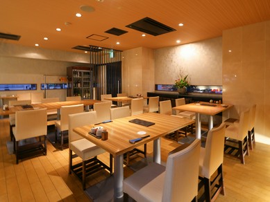 横浜駅徒歩7分。宴会、飲み会にも対応可能。