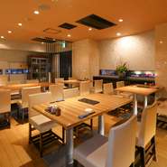 人数に合わせてお席のご用意を致します！
貸し切りもご相談いただけます！
おしゃれな店内で、パーティー、宴会をお楽しみください！