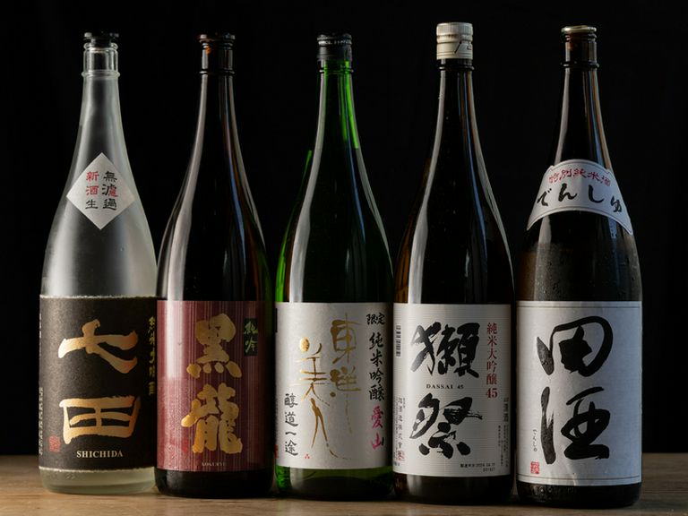 全国各地から選ばれた、料理に合う日本酒を満喫