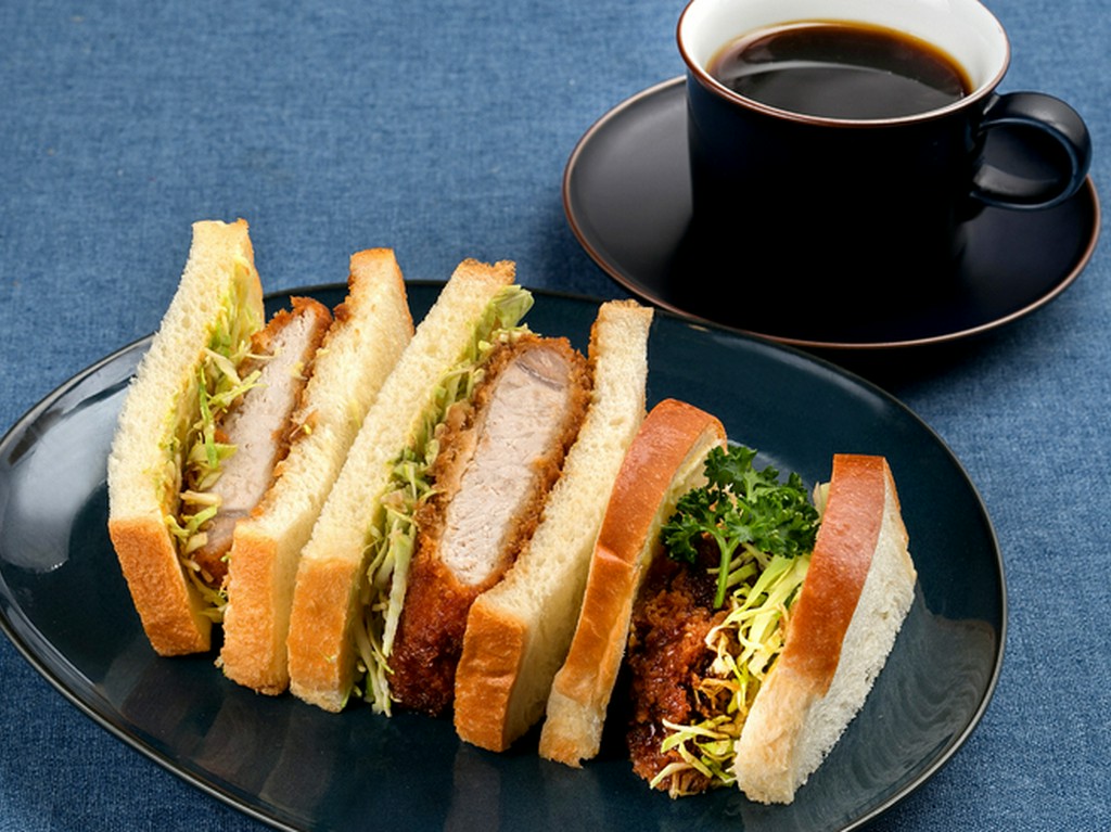 【ランチ限定】こだわりの食パンに三元豚の分厚いカツと新鮮キャベツのバランス『カツサンド』