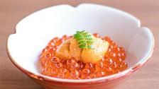 店主のおまかせにて旬の食材を使用し、握りと一品を織り交ぜながら、季節の旬魚や逸品料理をご提供
