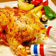 クリスマス限定のテイクアウトメニューです！
丸鶏をじっくり焼き上げジューシーに仕上げます。食卓が華やかになること間違いなし！


◇クリスマスチキン　2980円