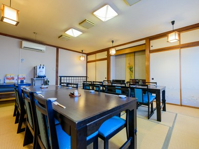 貸切可能な2階の完全個室は、会合や歓送迎会などの宴会にも最適